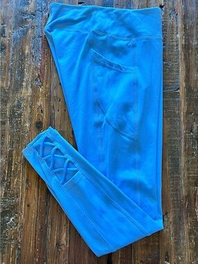 Gilly Hicks periwinkle Blue Leggings with Ankle Lattice Cutouts & Pocket Sz L